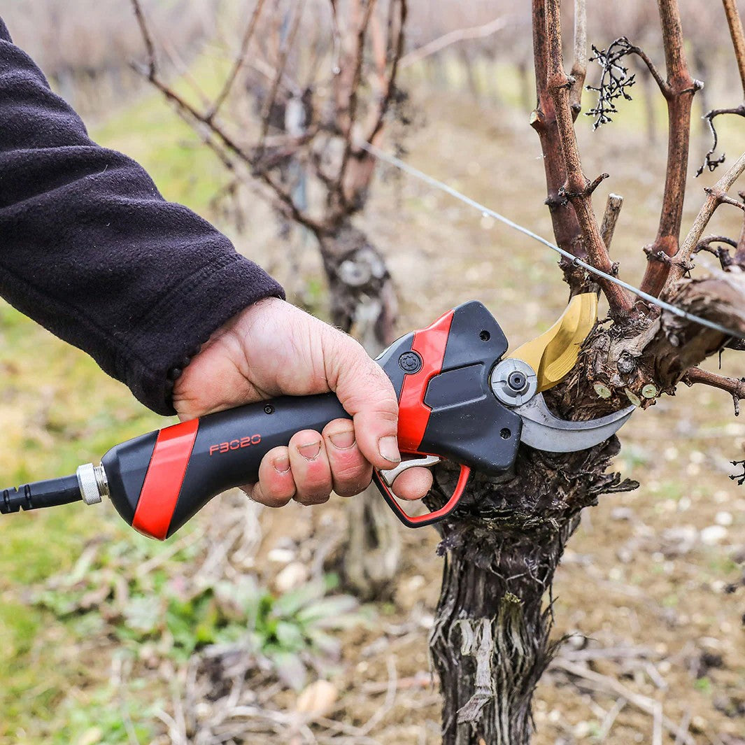 La F3020™ – Ultra-Light Professional Safety Shears (9-Hour Comfort & 3X Protection) ✂️🔥