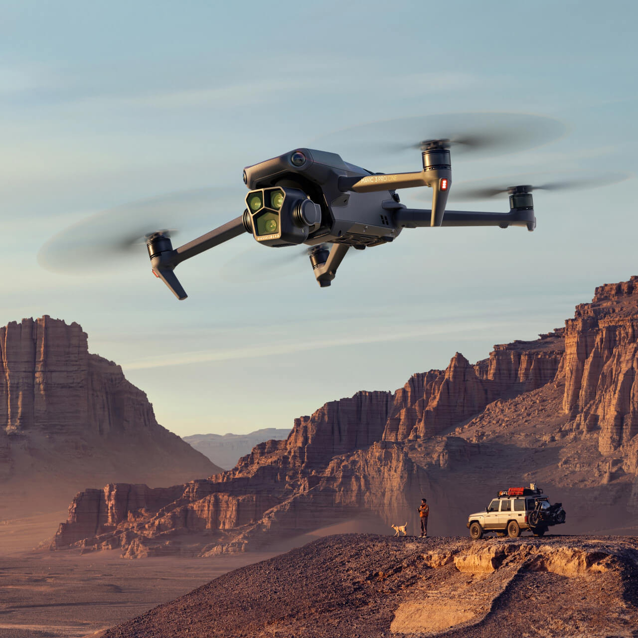 🚁 Profesjonalna moc drona w Twoich rękach – 3 kamery i 3-osiowa stabilizacja dla perfekcyjnych ujęć! 📸✨